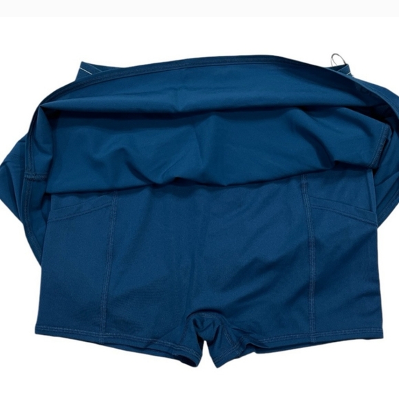 Alo skirt - Picture 2 of 5